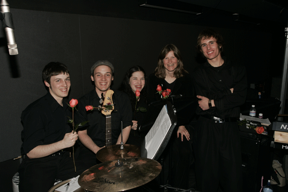 aida-band2.gif