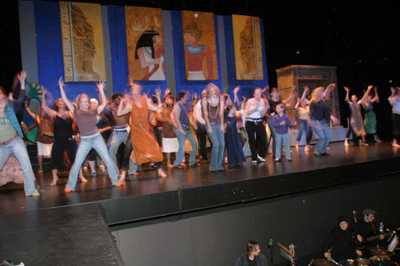 aida-cast1.gif