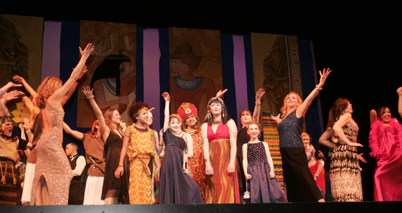aida-cast2.gif